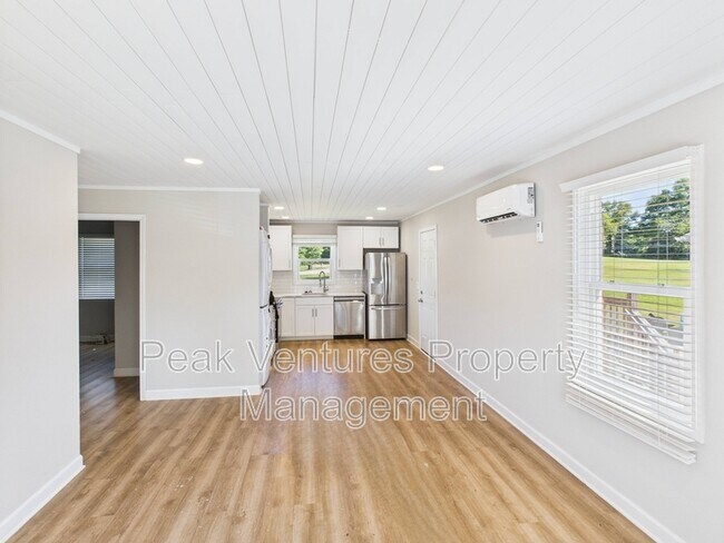 Building Photo - 312 Eunice Dr