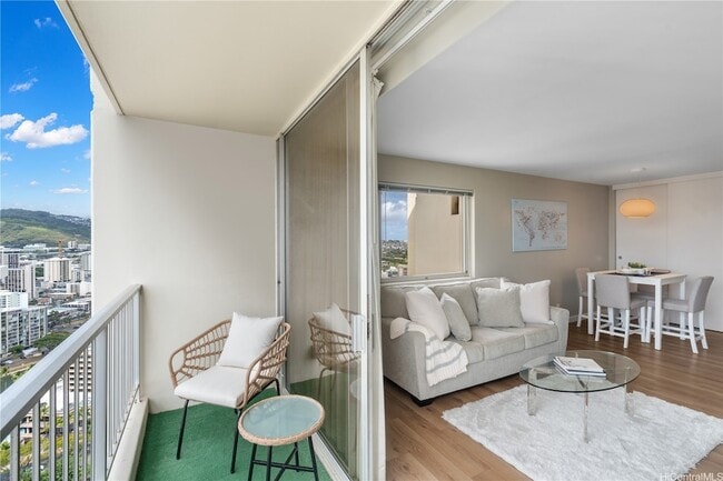 Building Photo - 400 Hobron Ln