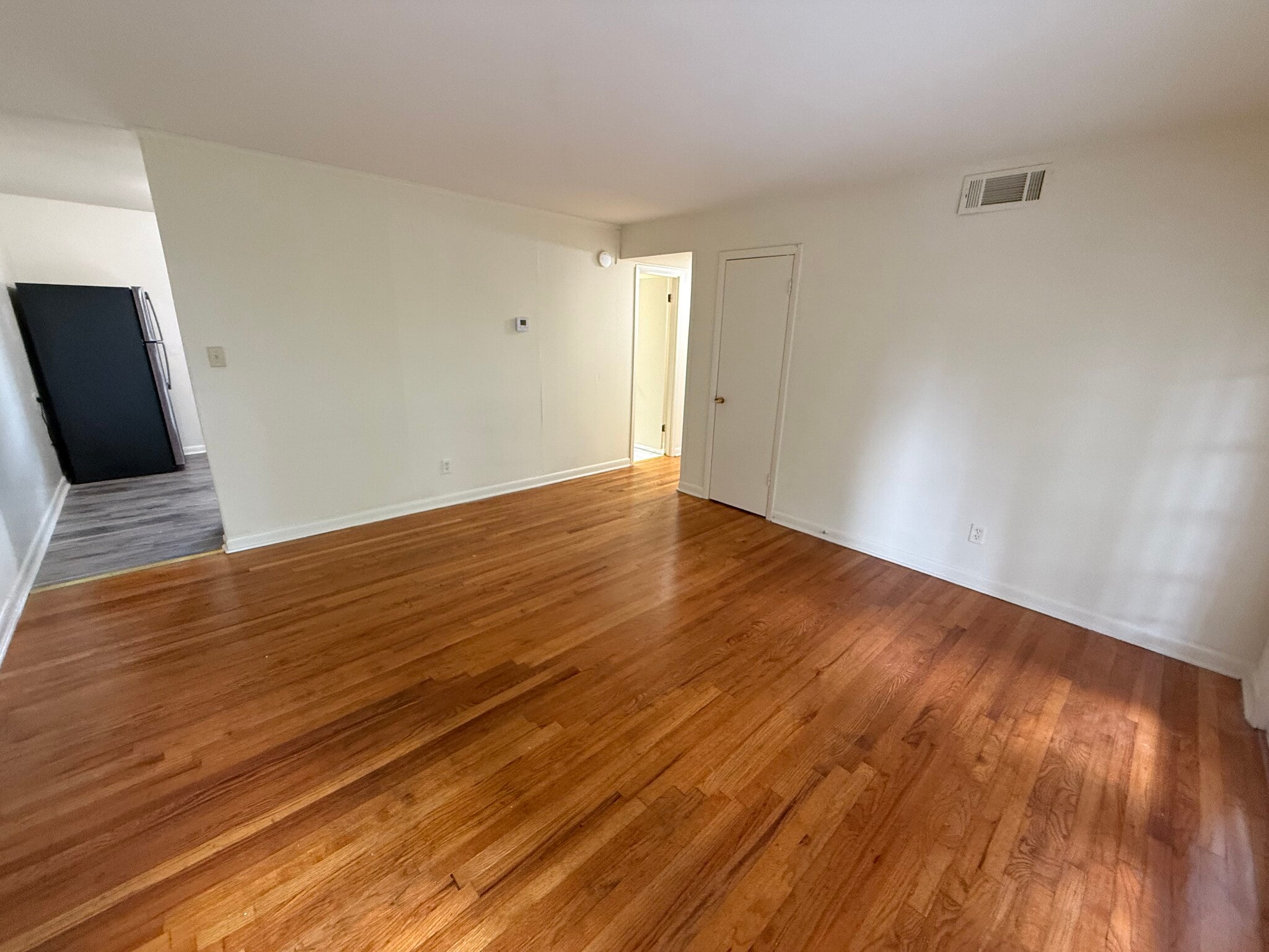 Building Photo - 425 S Church St