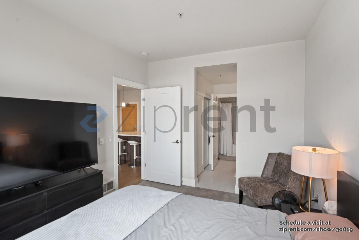 Building Photo - 901 Jefferson St