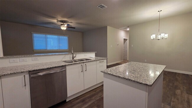 Building Photo - 9773 Grosbeak Ln