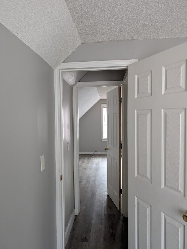 Building Photo - 12084 Vaughan St