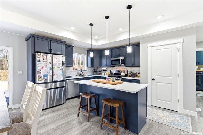 Building Photo - Aurora Heights Ranch