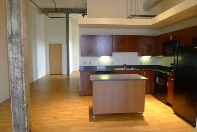 Building Photo - 6200 2nd Ave