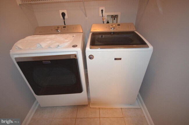 Building Photo - 4551 Strutfield Ln