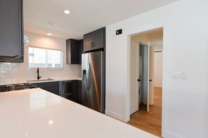 Building Photo - 223 Avenida de la Grulla