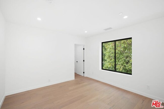 Building Photo - 4545 Balboa Ave