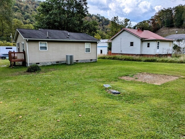 Building Photo - 34 Blackstone Ln