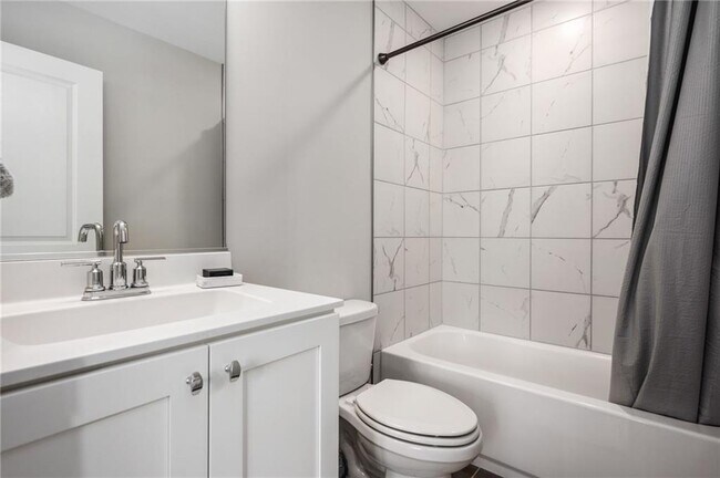 Building Photo - 1093 Kirkland Circle