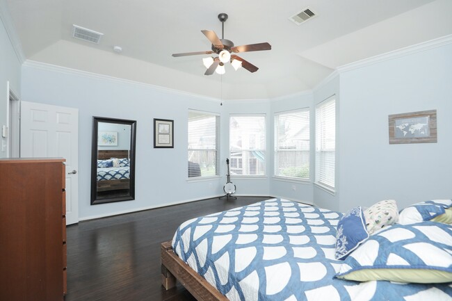 Building Photo - 18123 Quarry Vale Dr