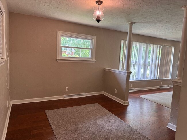 Building Photo - 2 BED, 2 BATH BRICK HOME LOCATED IN ASHEBORO!