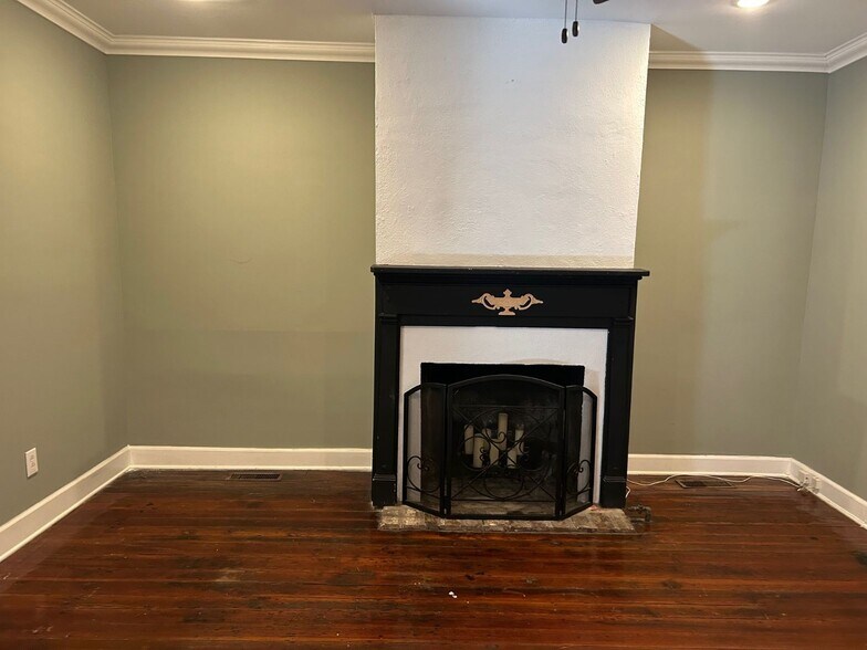 Building Photo - 13 Elizabeth St