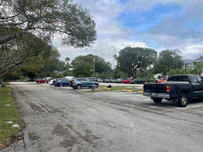 Building Photo - 3301 Spanish Moss Terrace