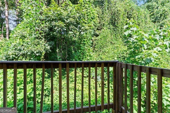 Building Photo - 930 Hall St NW