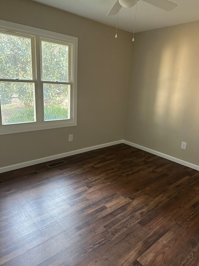 Building Photo - 3204 Deer Path Cir