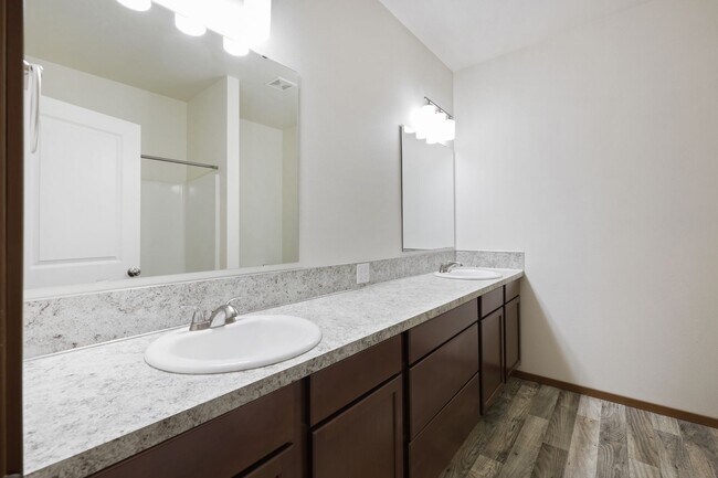 Building Photo - MOVE IN READY! 3 bed 2 bath Heat pump with A/C - Tenino School District