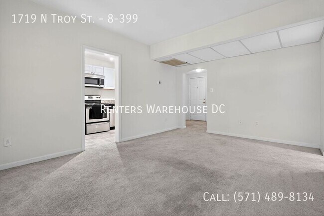 Building Photo - 1719 N Troy St
