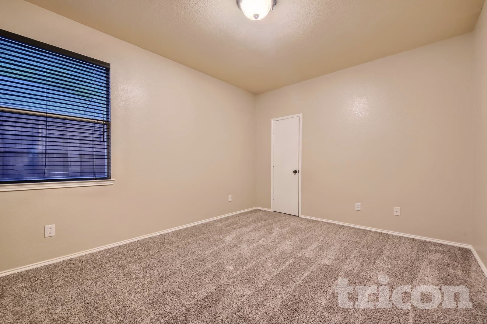 Building Photo - 1136 Roundhouse Dr