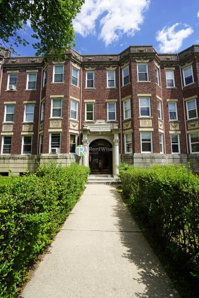 Building Photo - 1846 Commonwealth Ave