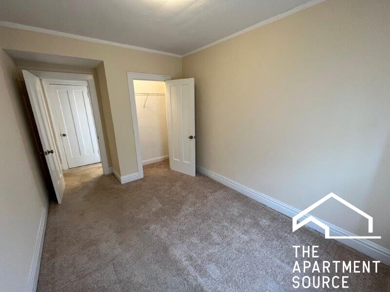 Building Photo - 602 Elgin Ave