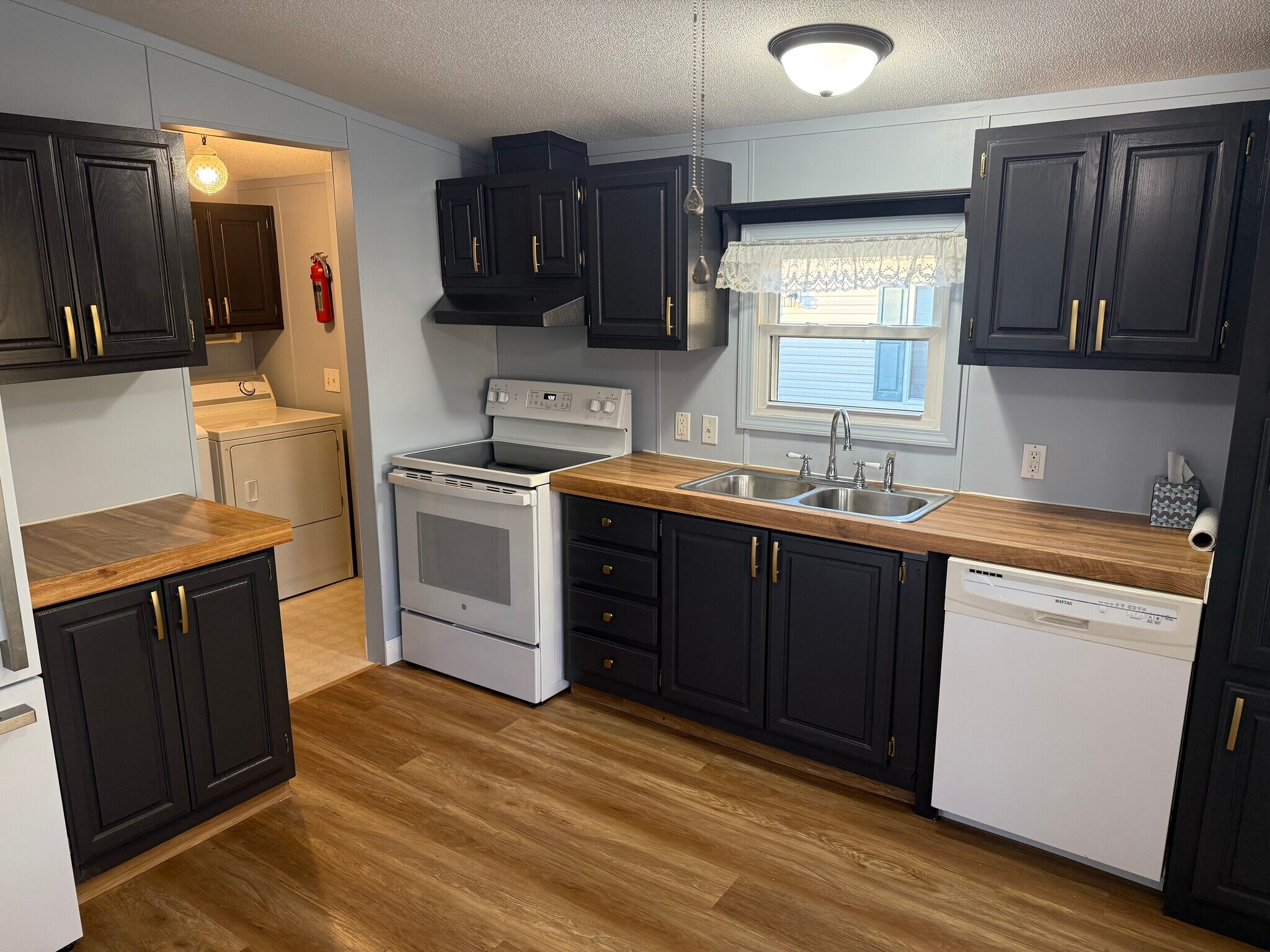 Building Photo - 700 S Clyde St