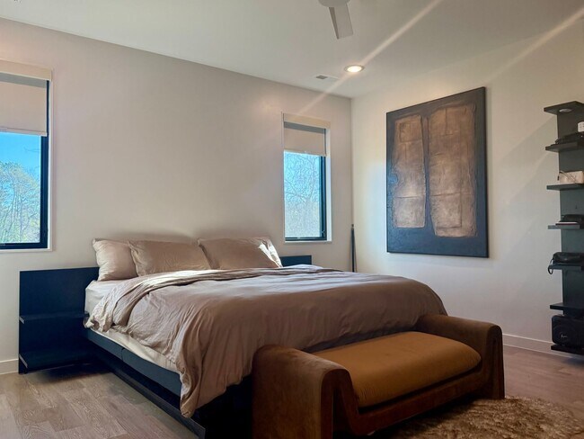 Building Photo - 716 Brighton Rd