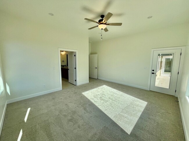 Building Photo - Beautiful Three Bedroom Home in Desert Cliffs