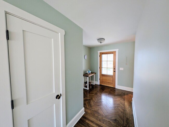 Building Photo - 7200 Airlie Pl