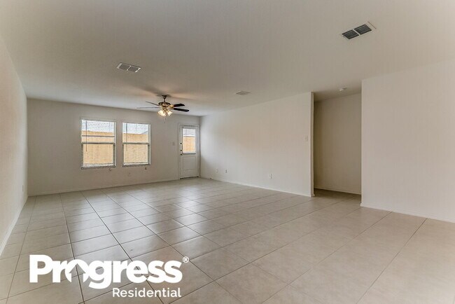 Building Photo - 1029 Crestview Dr