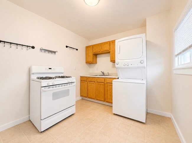 Building Photo - 274 Chenango St