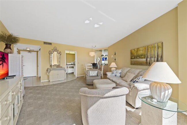 Building Photo - 3700 Galt Ocean Dr