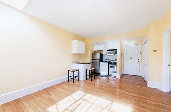 Building Photo - 511 Beacon St