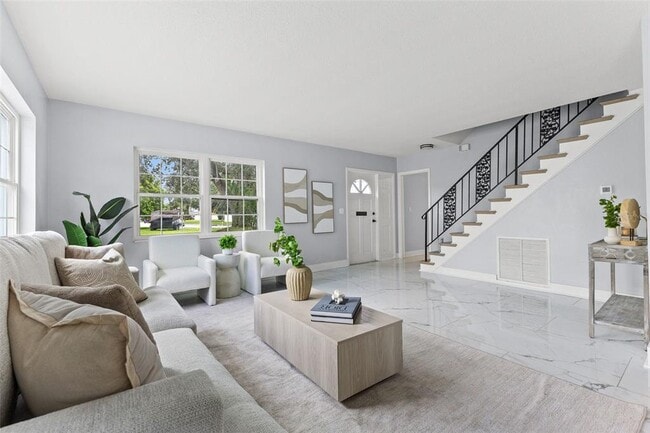 Building Photo - 4000 14th Way NE