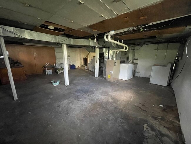 Building Photo - 102-104 Morley Pkwy