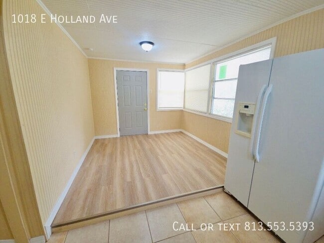 Building Photo - 1018 E Holland Ave