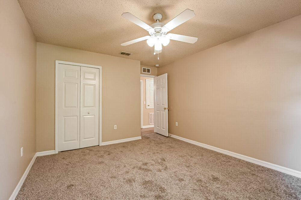 Building Photo - 4785 Willamette Cir