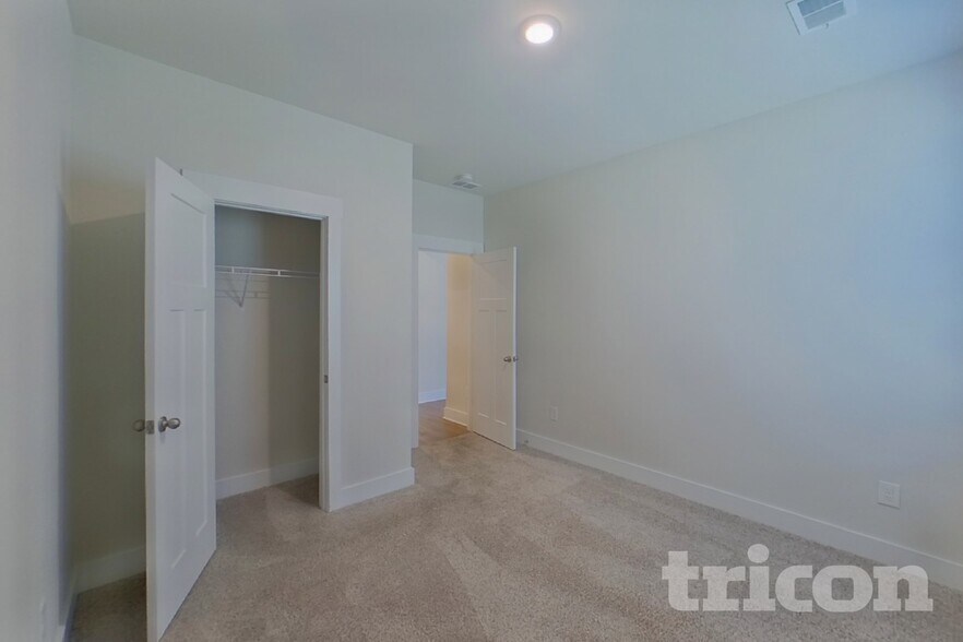 Building Photo - 308 Allenby Ln