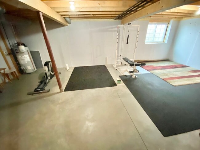 Building Photo - 2 Bedroom Home in Williston VT Available 1...