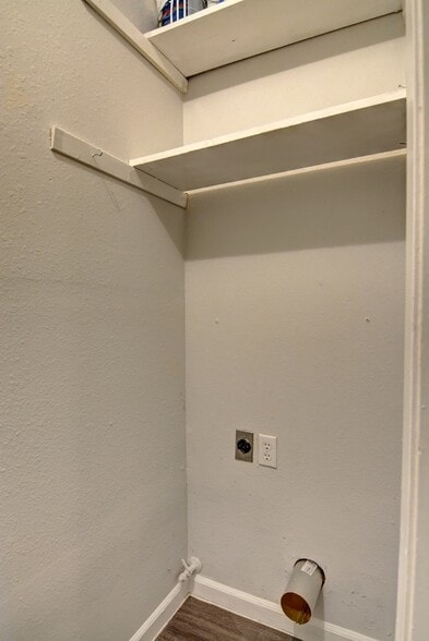 Building Photo - 410 Vista W Ct