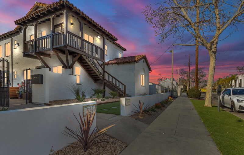 Building Photo - 1524 N Sycamore St