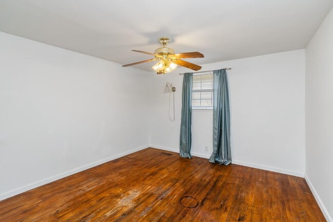 Building Photo - 153 Yankee St