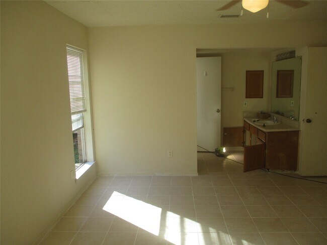 Building Photo - 19434 Lazy Valley Dr