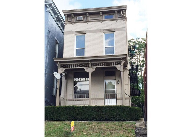 Building Photo - 3220 Bishop St