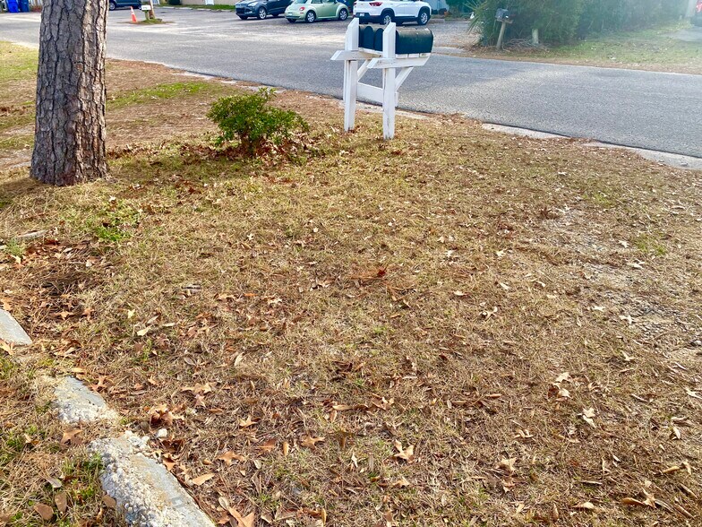 Building Photo - 516 36th Ave N