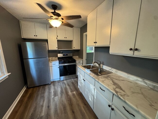 Building Photo - Cozy 2-Bedroom Home In a Peaceful Neighborhood!