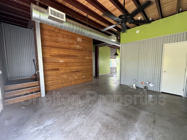 Building Photo - 2121 W Hayward Ave