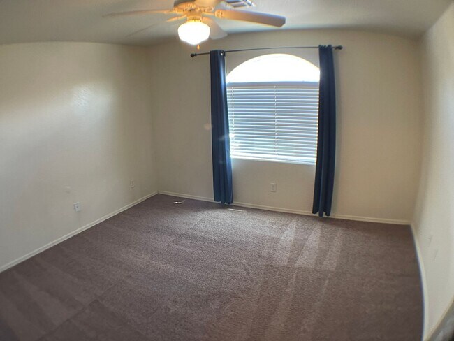 Building Photo - Spacious 3BR Townhome in Bellemont | Fenced Yard + 2-Car Garage