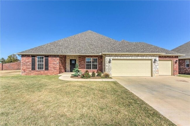 Primary Photo - 641 Geneva Dr