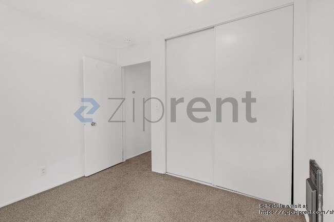 Building Photo - 2745 NW Pettygrove St