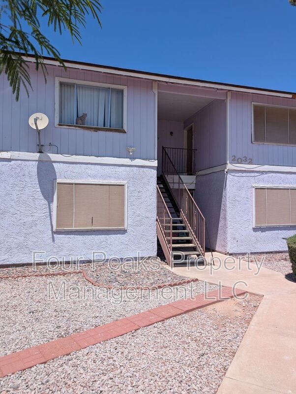 Building Photo - 2032 N Hunt Cir